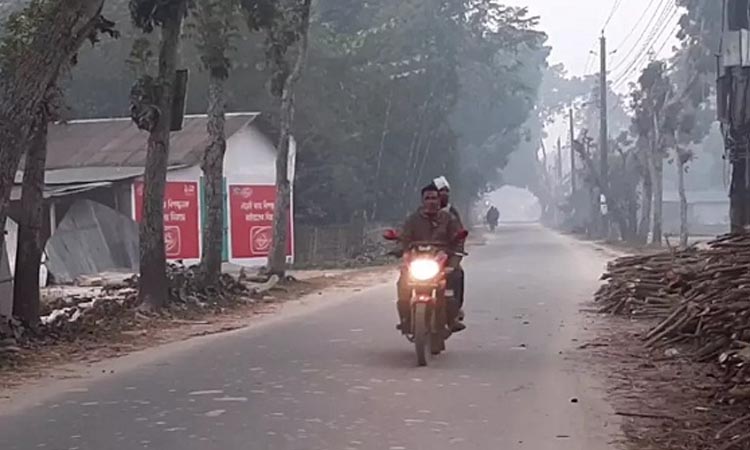 সূর্যের দেখা মিললেও পঞ্চগড়ে শীতের দাপট অব্যাহত
