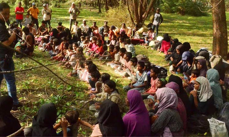 ইন্দোনেশিয়ায় পৌঁছাল আরও ১৩০ রোহিঙ্গা