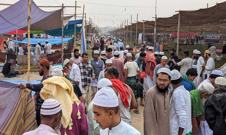 ইজতেমায় পুলিশ সদস্যসহ সাতজনের মৃত্যু