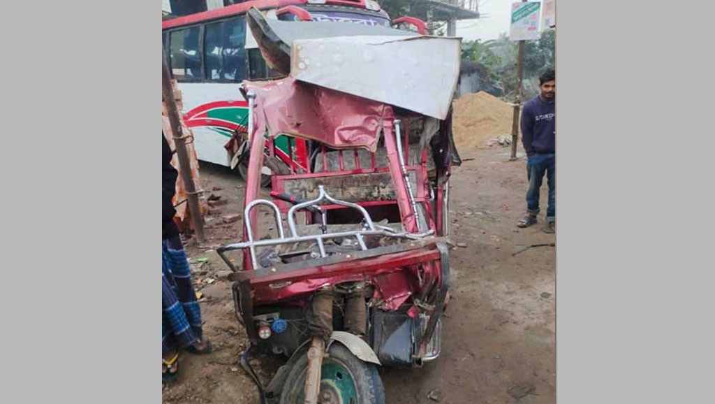 টঙ্গীতে কাভার্ডভ্যান চাপায় ইজতেমায় আসা দুই মুসল্লি নিহত