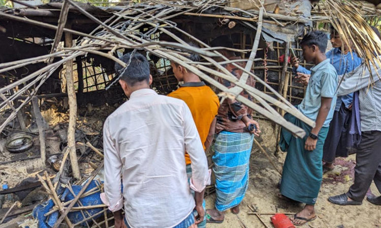 মিয়ানমারের ছোড়া মর্টারশেল এসে পড়ল মুক্তিযোদ্ধার বাড়ি