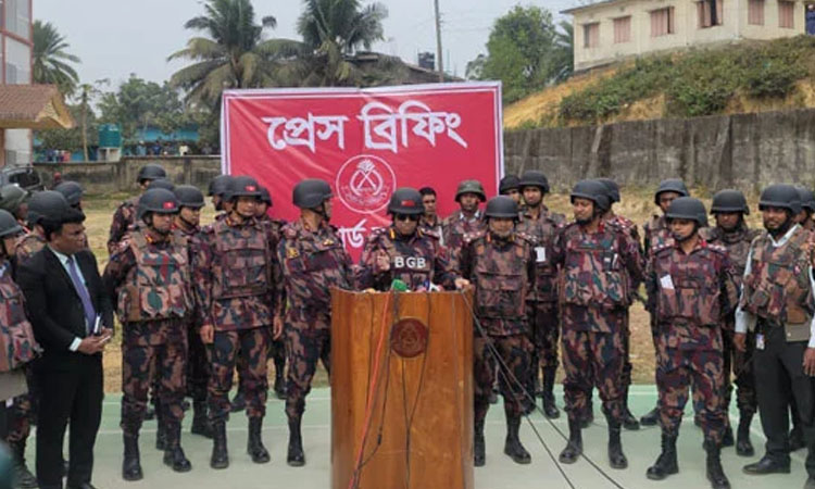 মিয়ানমার ইস্যুতে সুসম্পর্ক বজায় রেখে পরিস্থিতি মোকাবিলার চেষ্টা করছি: বিজিবি