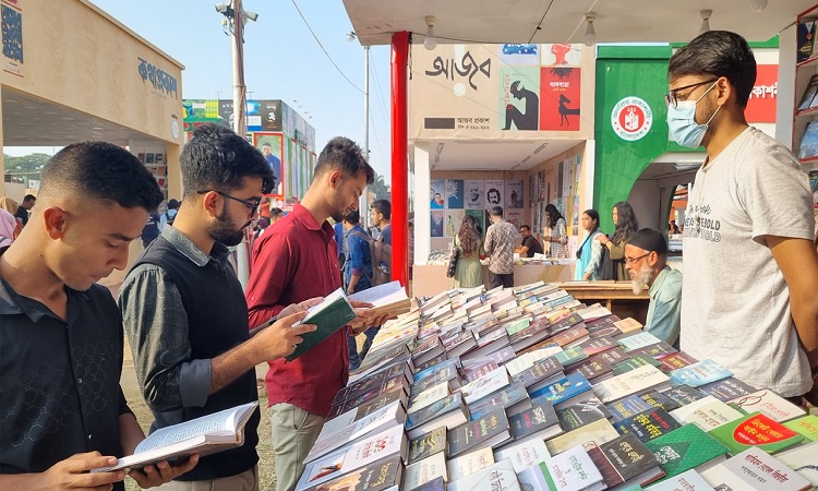 বইমেলায় সপ্তম দিনে এসেছে ৬৯টি নতুন বই