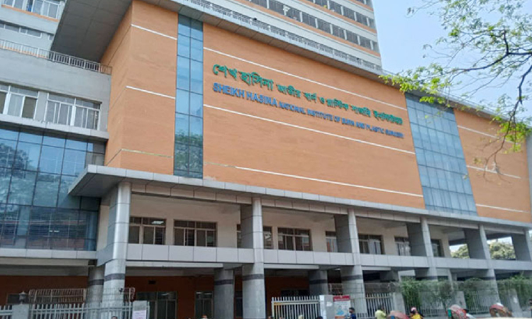 নারায়ণগঞ্জে পোশাক কারখানায় বিস্ফোরণ, দগ্ধ ১৪
