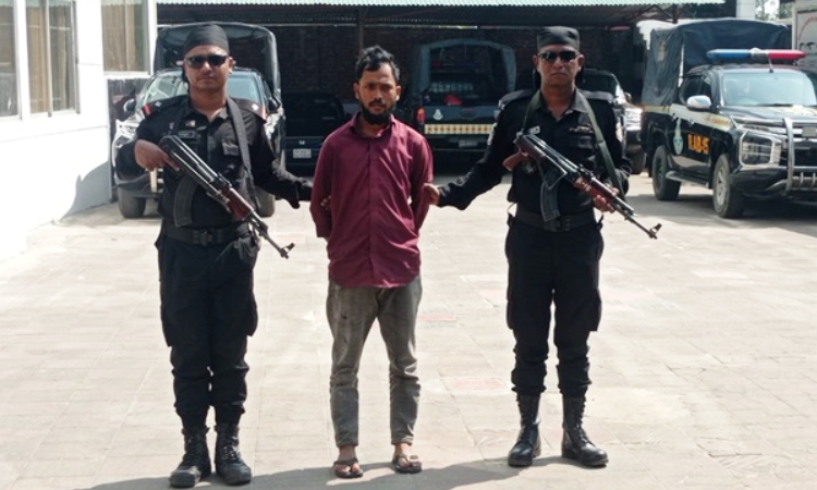 বড় বোন প্রেমে রাজী না হওয়ায় ছোট ভাইকে হত্যা