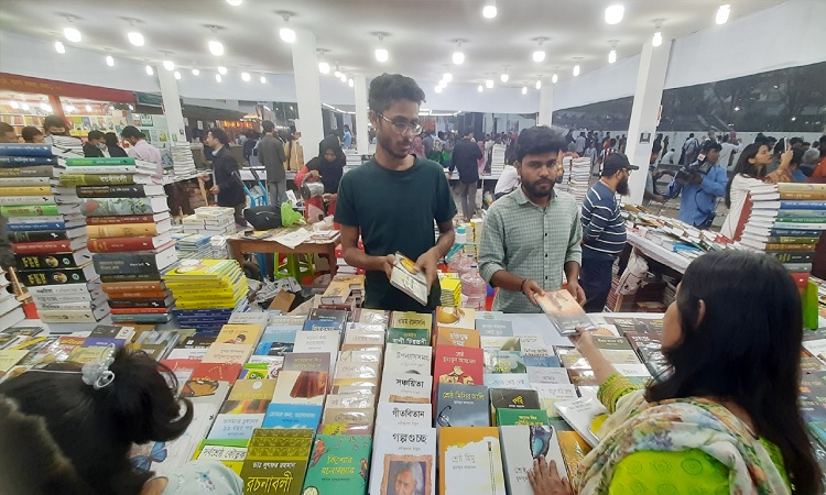 ১৭তম দিনে বইমেলায় নতুন বই এসেছে ২৭৬টি