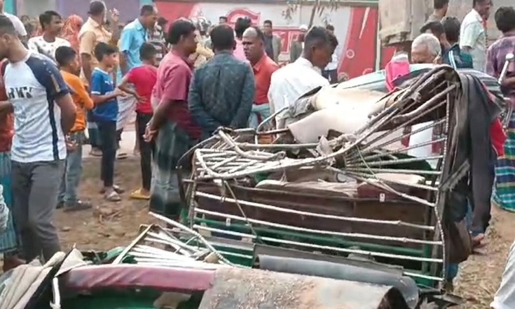 টাঙ্গাইলে পিকআপ-সিএনজি মুখোমুখি সংঘর্ষে নিহত ৪