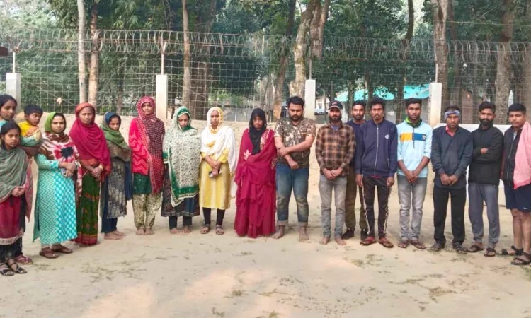 মহেশপুর সীমান্তে ভারতীয় নাগরিকসহ আটক ২০