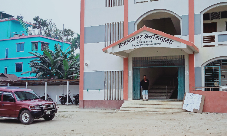 এসএসসি পরীক্ষার প্রশ্ন ফাঁস ঘটনায় দুই কক্ষ পরিদর্শককে অব্যাহতি