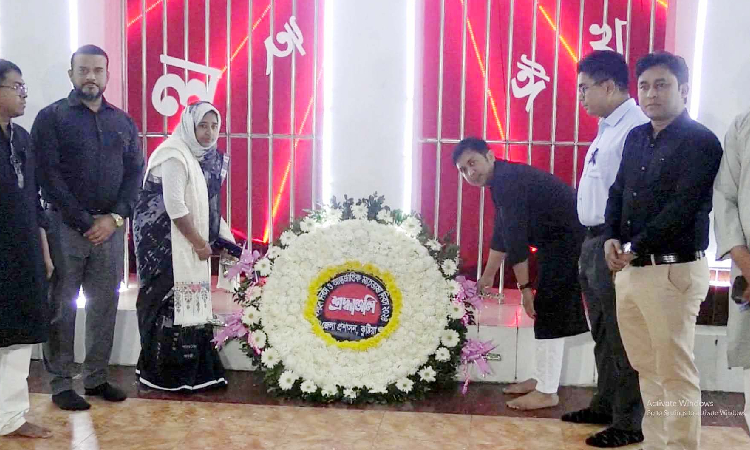 কুষ্টিয়ায় ২১’র প্রথম প্রহরে ভাষা শহিদদের প্রতি শ্রদ্ধা নিবেদন