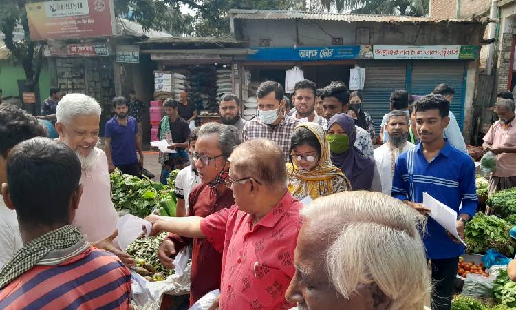 নোয়াখালীতে শিশুপার্ক, ওয়াকওয়ে ও বিনোদন কেন্দ্রের দাবিতে লিফলেট বিতরণ