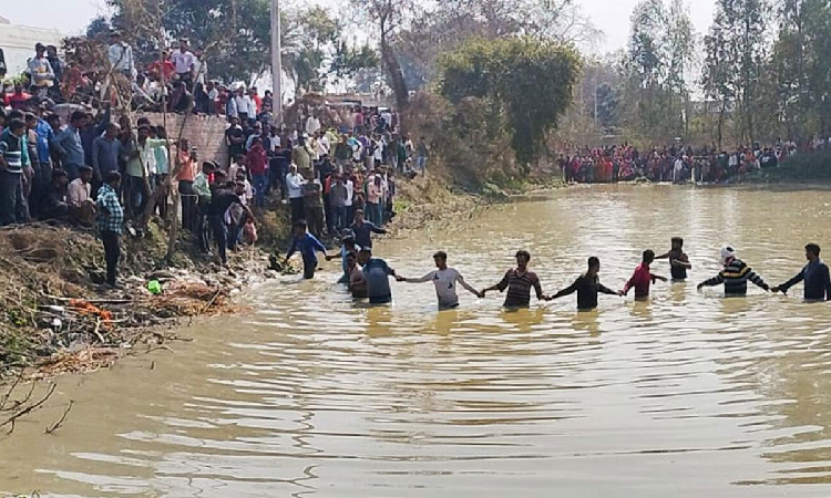 ভারতের উত্তরপ্রদেশে সড়ক দুর্ঘটনা, নারী-শিশুসহ নিহত ২২