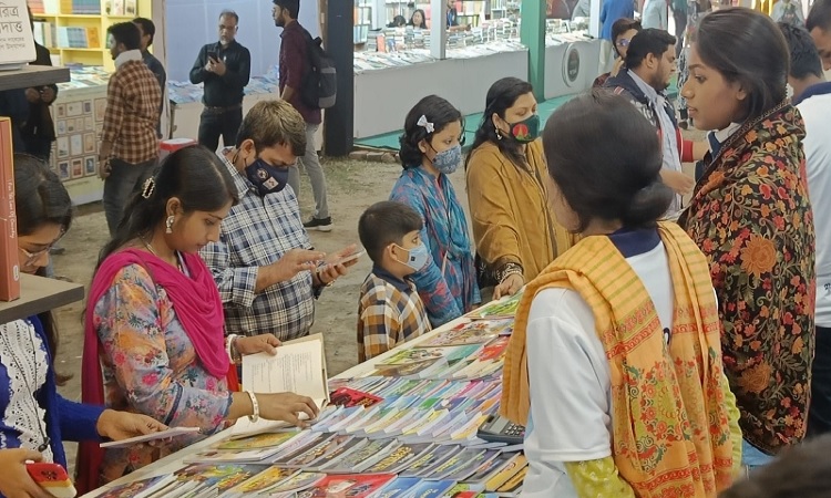 বইমেলার ২৫তম দিনে নতুন বই এসেছে ৯৬টি