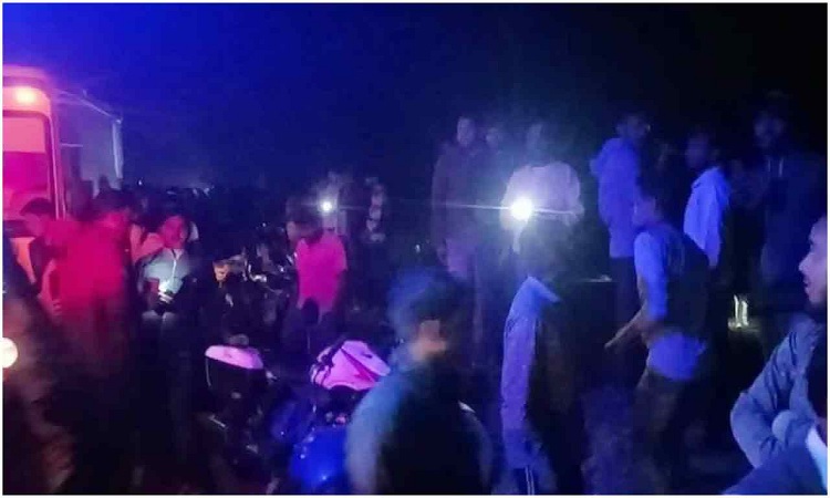 আগুন লাগার ’গুজবে’ ট্রেন থেকে লাফিয়ে পড়ে বহু হতাহত