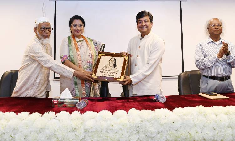 রেজওয়ানা চৌধুরী বন্যাকে সম্মাননা জানাল জাতীয় বিশ্ববিদ্যালয়