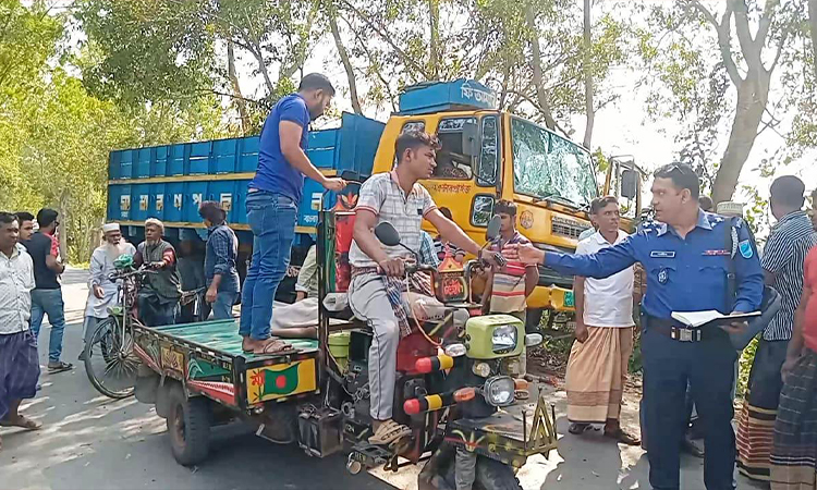 মুকসুদপুরে সড়ক দুর্ঘটনায় নসিমন চালক নিহত