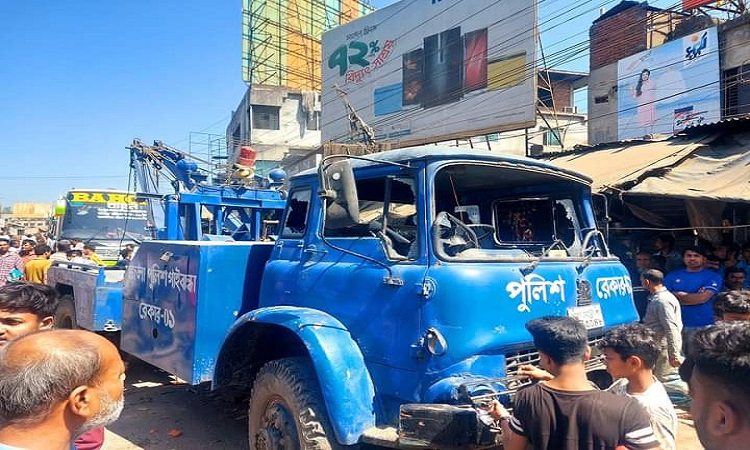 গোবিন্দগঞ্জে পুলিশের রেকার গাড়ির ধাক্কায় রিকশাচালক নিহত