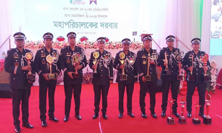 র‍্যাব ডিজি পদক পেলেন ১২০ কর্মকর্তা