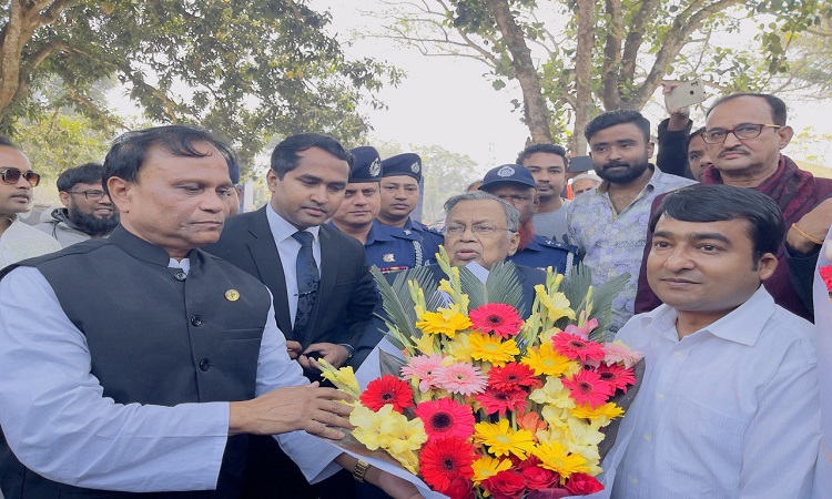 খানসামায় ফুলেল শুভেচ্ছায় সিক্ত অর্থমন্ত্রী