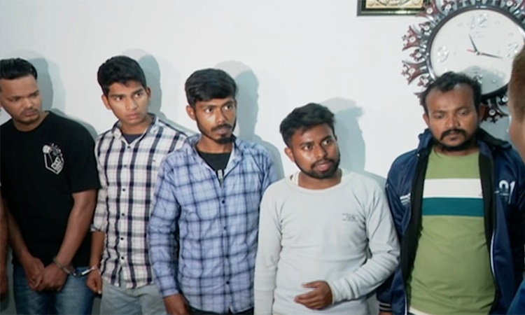রাজধানীতে চোরচক্রের ১০ ভারতীয় গ্রেফতার