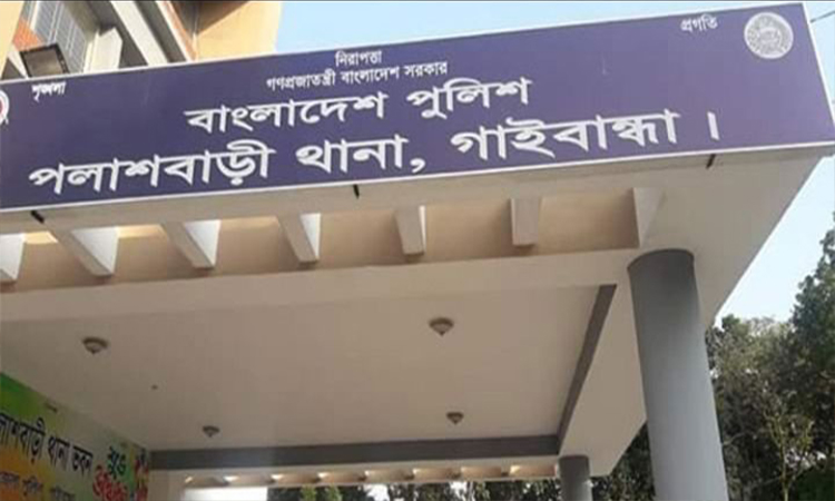 পলাশবাড়ীতে বাসের ধাক্কায় শিশু সাজ্জাদ নিহত