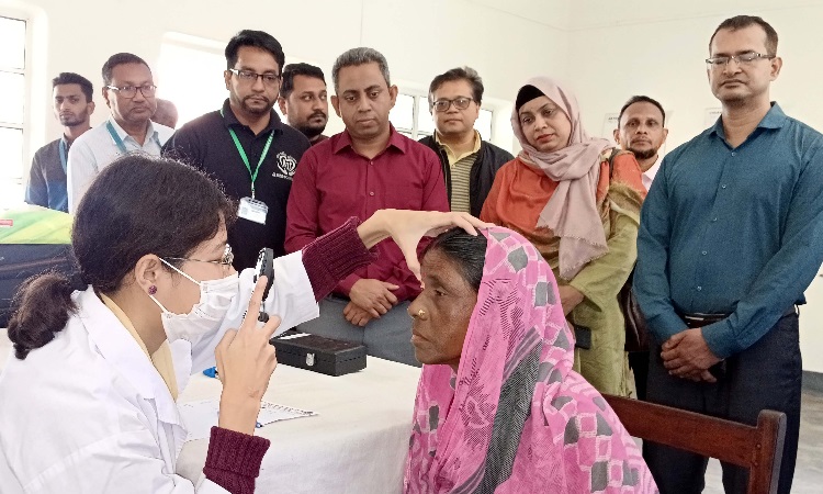 শ্রীমঙ্গলে চা বাগান এলাকায় বিনামুল্যে চক্ষু চিকিৎসা সেবা প্রদান