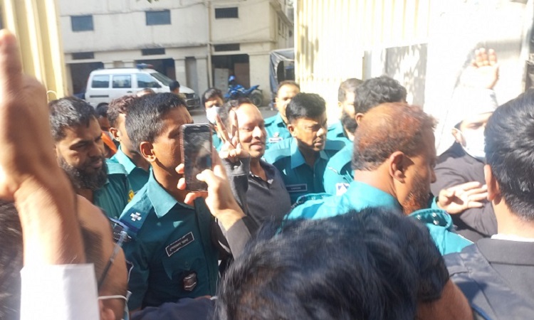 ব্যারিস্টার রুহুল কুদ্দুস কাজল চার দিনের রিমান্ডে