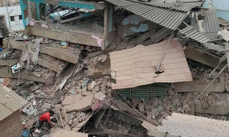 পাকিস্তানের মুলতানে ভবন ধসে নারী-শিশুসহ নিহত ৯, আহত ২