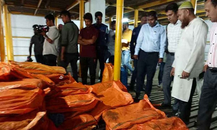 নারায়ণগঞ্জের সোনারগাঁয়ে মেয়াদোত্তীর্ণ ১৪ টন খেজুর জব্দ
