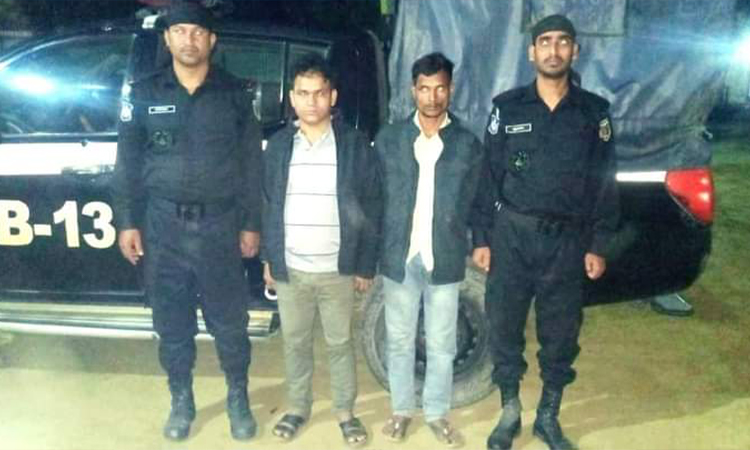 গোবিন্দগঞ্জে যাত্রীবেশে মাদক পাচারকালে ২ জন আটক