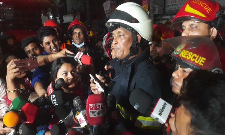 হাতিরপুলের রাজ কমপ্লেক্স ভবনের আগুন নিয়ন্ত্রণে