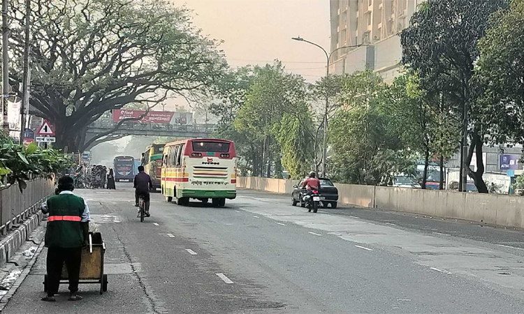 রাতের বৃষ্টিতেও ঢাকার বাতাসে নেই সুখবর!