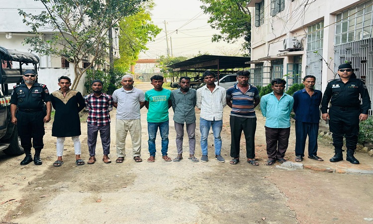 ফেনীতে পরিবহনে চাঁদা নেওয়ার অভিযোগে গ্রেফতার ৯