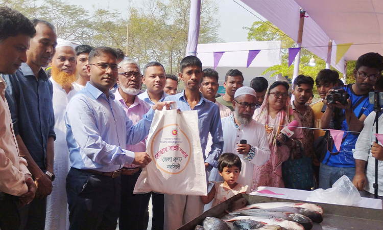 নরসিংদীতে জেলা প্রশাসনের উদ্যোগে রোজার সাশ্রয়ী বাজার উদ্বোধন