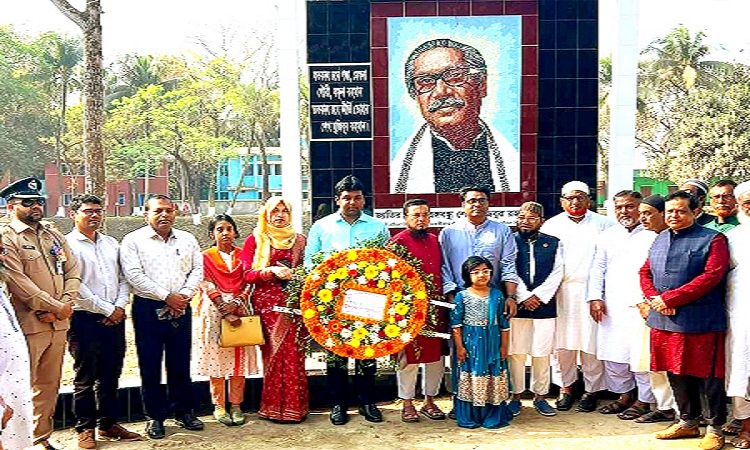 হিলিতে বঙ্গবন্ধুর ১০৪তম জন্মবার্ষিকী ও জাতীয় শিশু দিবস উদ্‌যাপন