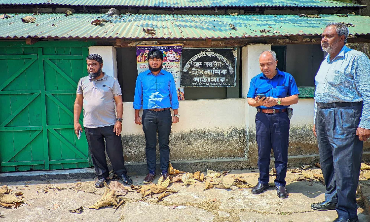 রামগড়ে মসজিদ নিয়ে জটিলতা, সমাধান চায় এলাকাবাসী