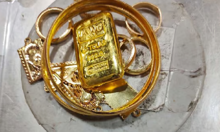 সোনার বার না, মিলল সোনার গুঁড়ো আর অলংকার