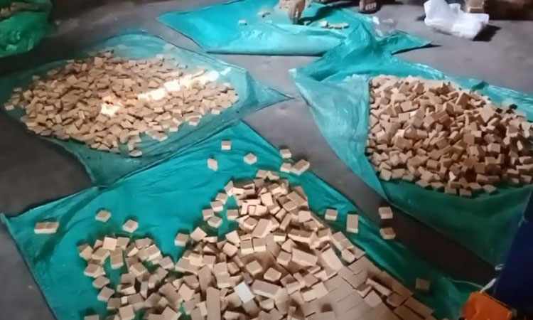 কেমিক্যালে তৈরি হচ্ছে সন্দেশ, স্বাস্থ্য ঝুঁকিতে শিশুরা