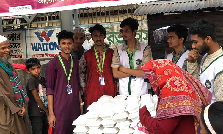নোয়াখালীতে দুই টাকায় মিলছে ইফতার
