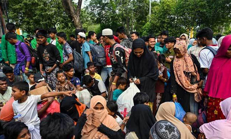 ইন্দোনেশিয়ায় রোহিঙ্গা বোঝাই নৌকাডুবি, উদ্ধার ৬৯