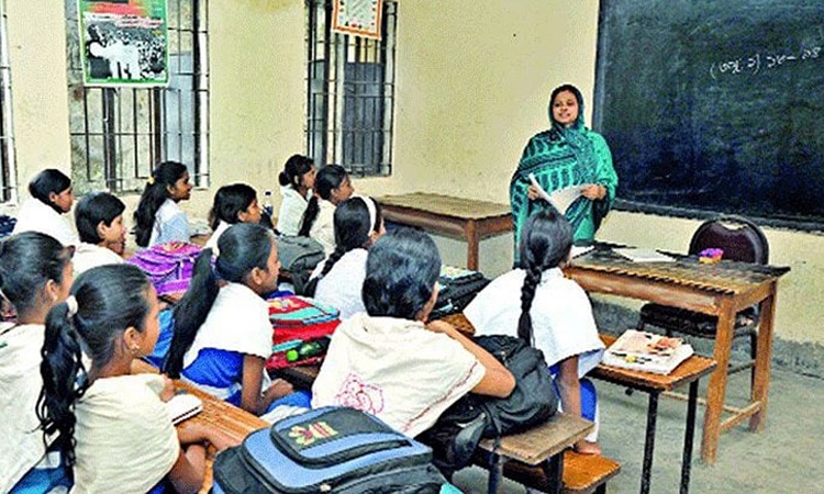 চলতি বছর প্রাথমিকে ১৩ হাজার ৭৮১ জন শিক্ষক নিয়োগ