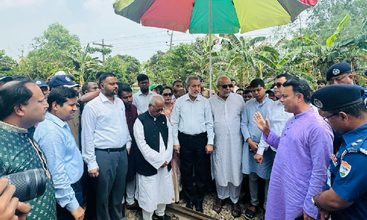 ‘রেললাইন পাহারায় স্থানীয় জনপ্রতিনিধিদের এগিয়ে আসতে হবে’