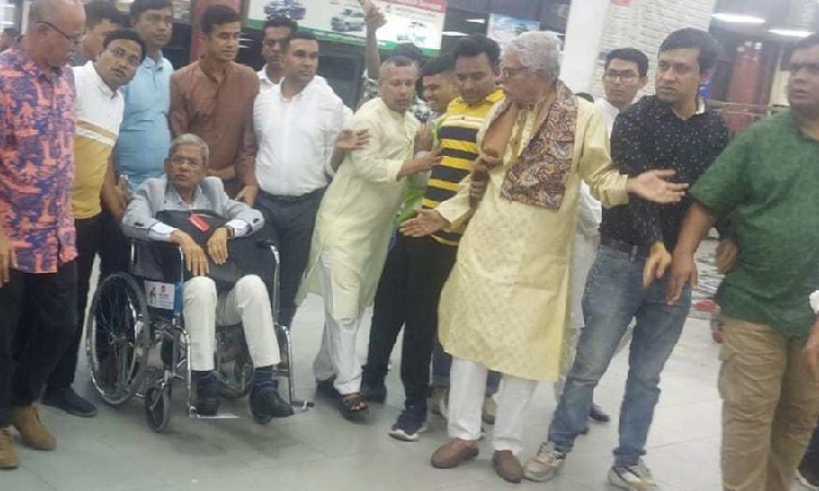 চিকিৎসা শেষে দেশে ফিরেছেন মির্জা ফখরুল