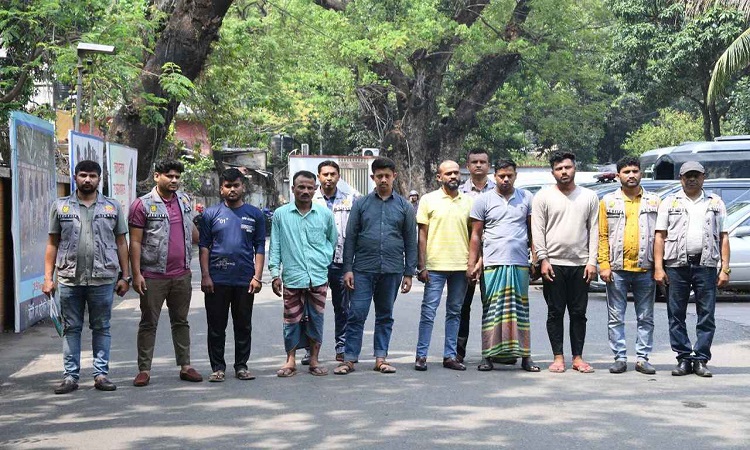 ধানমন্ডিতে স্কুলছাত্র ও গাড়িচালক অপহরণ ঘটনায় গ্রেফতার ৭