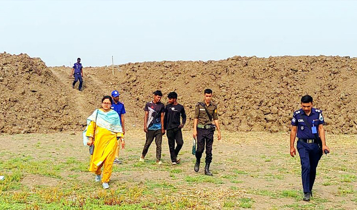 তিন ফসলি জমিতে পুকুর খননের দায়ে কারাদণ্ড