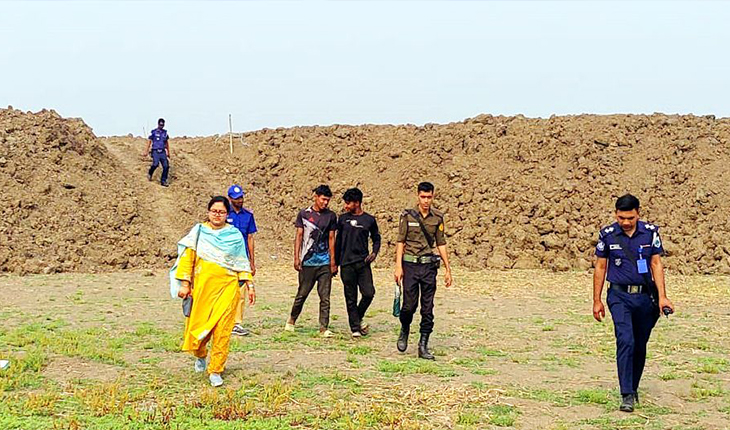 তিন ফসলি জমিতে পুকুর খননের দায়ে কারাদণ্ড