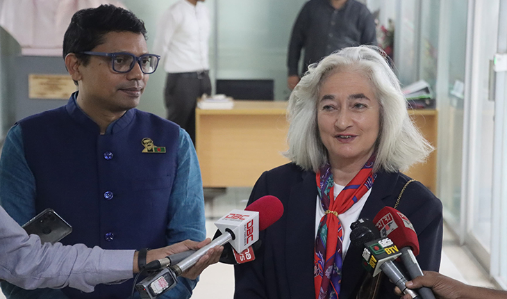 রফতানি পণ্যের গন্তব্য ও বাজারের বৈচিত্র্যকরণে প্রধানমন্ত্রীর নীতিকে আমরা অনুসরণ করছি: পলক
