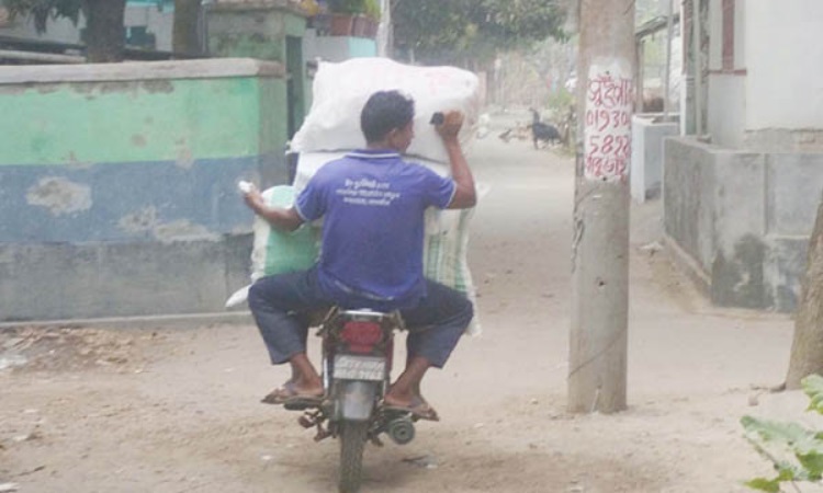 সীমান্তে চোরাই পথে আসছে ভারতীয় পণ্য