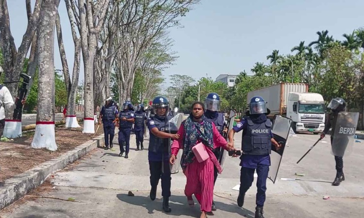 মোংলা ইপিজেডে সংঘর্ষের ঘটনায় মামলা, ১০ শ্রমিক কারাগারে