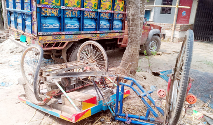 গুরুদাসপুরে সড়ক দুর্ঘটনায় নিহত ১, আহত ৩